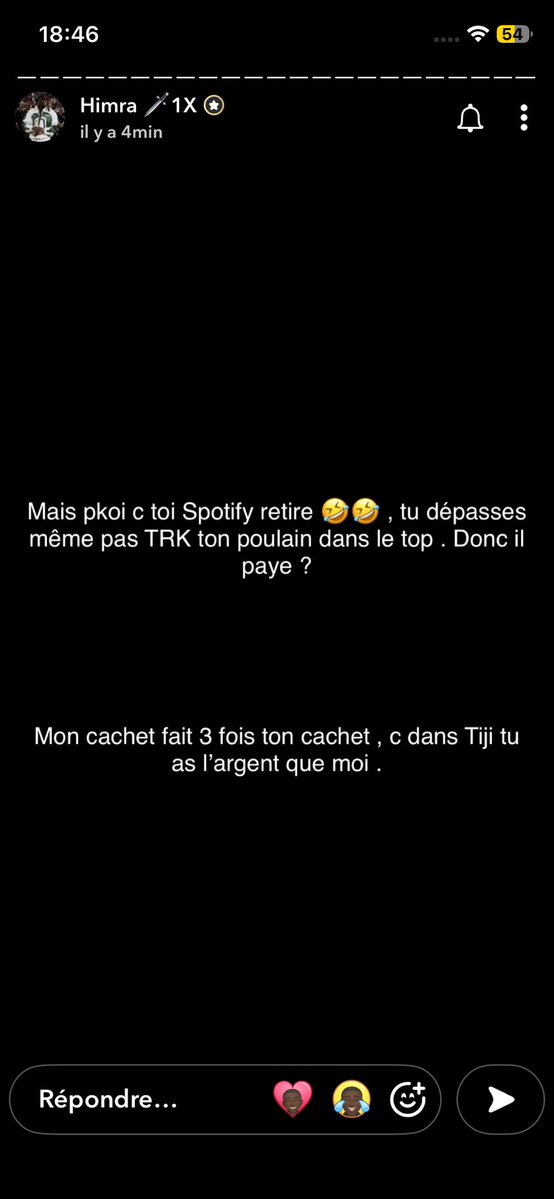 VndyMissa's tweet photo. 😂😂les deux la ils se parlent en privé wallah 🚨
Ils se foutent de nous même 😂 https://t.co/YdfuVjSw4u