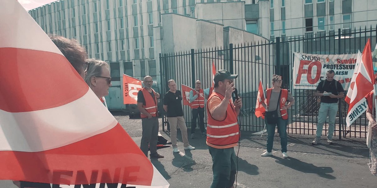 SNUDIFO53's tweet photo. 🗣️"On veut que les cinq postes de psychologues scolaires soient pourvus, il est hors de question que ça se passe autrement », lance Stève Gaudin, secrétaire départemental du syndicat SNUDI-FO 53, ce mercredi 16 septembre 2026."
Via Ouest France
⤵️⤵️⤵️
https://t.co/fcYM0QafV7 https://t.co/hD4cnIP9sm