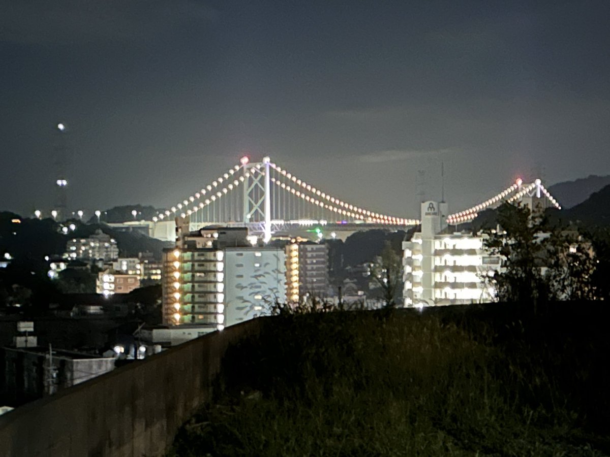 smilesmilehapy's tweet photo. 夜の関門橋🌉 https://t.co/6QnnyyozpC