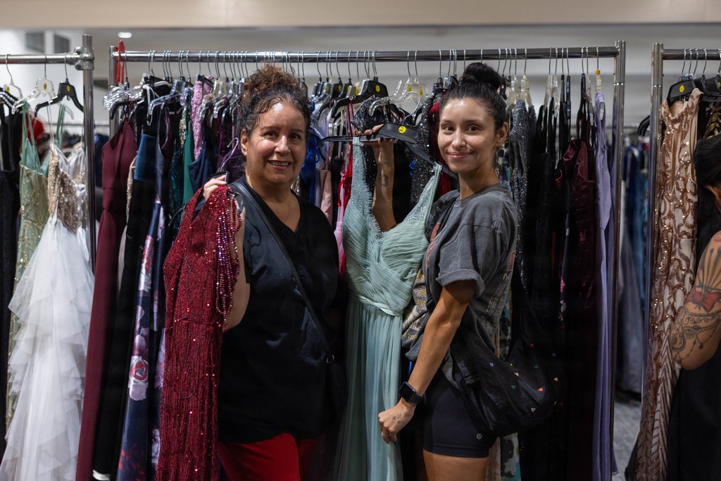 MCIWPendletonCA's tweet photo. Military spouses select dresses during the 17th annual Marine Corps Ball Gown Giveaway, hosted by volunteers in coordination with the MCI West Chaplain’s Office, providing free dresses, shoes, accessories and alterations for the Marine Corps Birthday Ball. https://t.co/2p3jtlulm0
