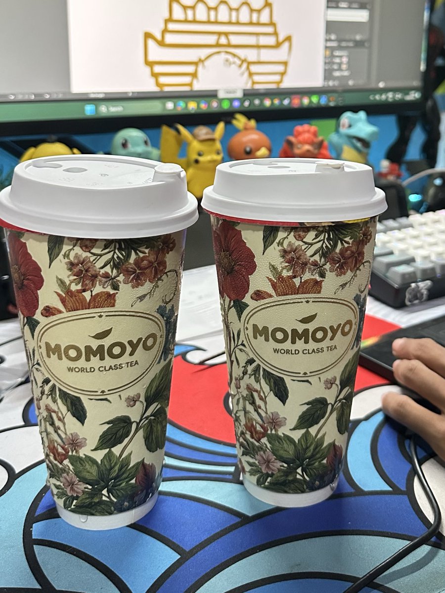 bucinnsehun's tweet photo. Lumayan Momoyo gratis. Lupa ga bilang less sugar tapi udah enak ga terlalu manis. https://t.co/2ba8sO9ri6