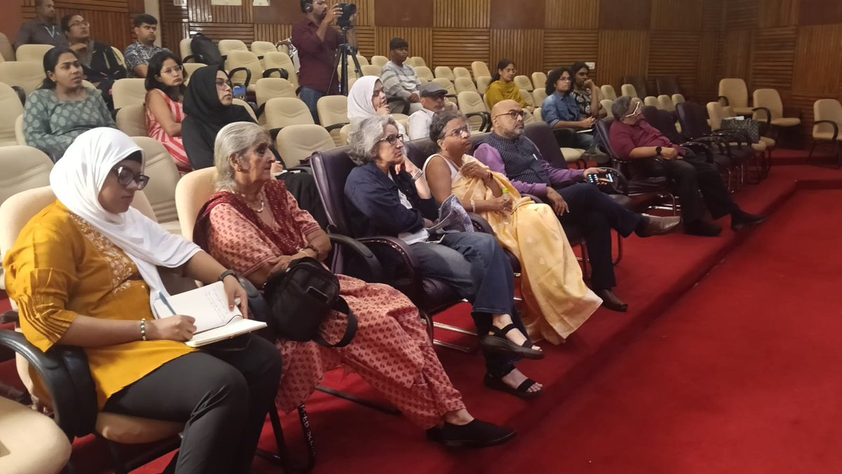 sjmhyd's tweet photo. Lecture by Ms. Smita Dalvi at the museum on 'Indian Islamic Architecture - diversity and legacy' was held today.
Some glimpses...
#SJM75 #PlatinumJubilee #SalarJungMuseum #CultureUnitesAll https://t.co/qR6Jr9aKTA