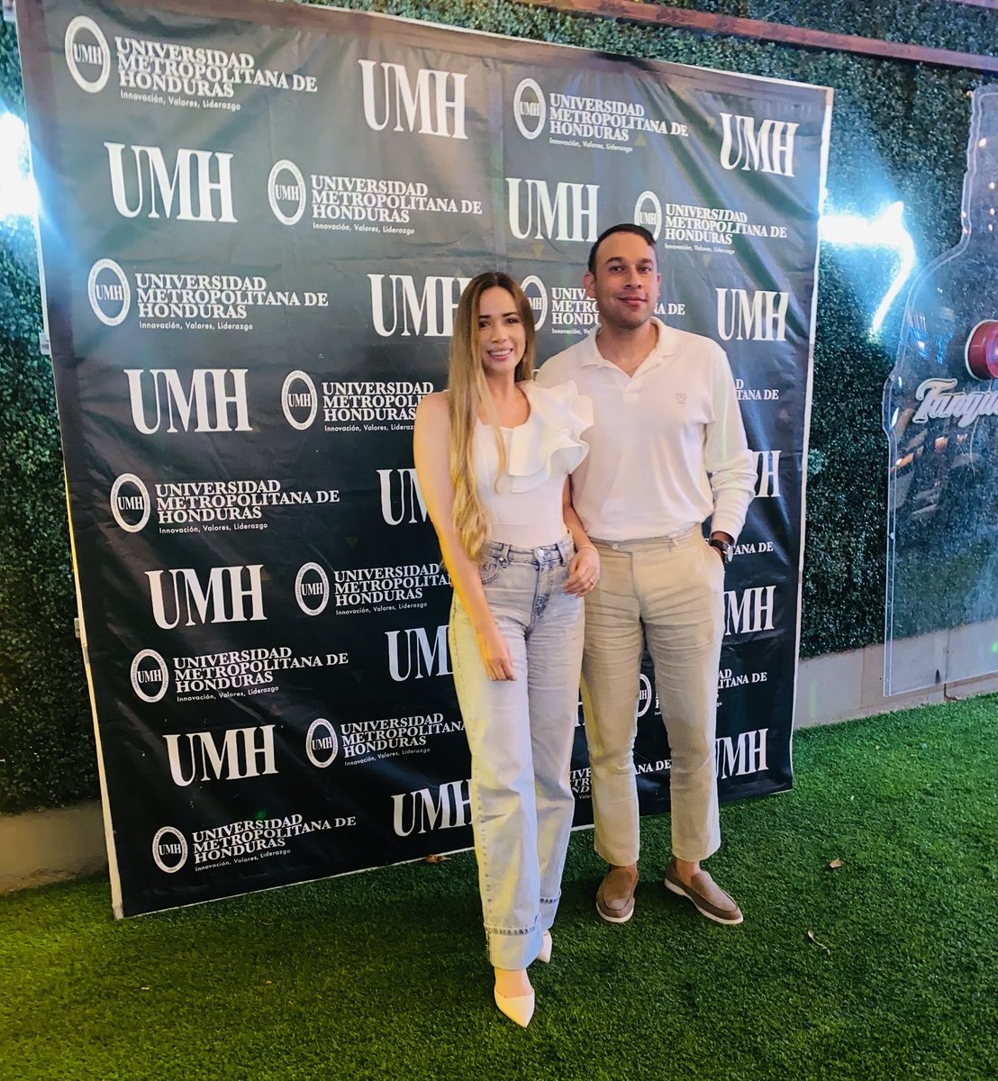 teca_grupo's tweet photo. Agradecemos a la @UMHHonduras por la cordial invitación a su evento conmemorativo del Día del Maestro👨🏻‍🏫 

En Grupo TECA estamos muy contentos de desarrollar juntos nuestro Diplomado de Gestión Aduanera y Comercio Internacional.

#GrupoTECA #UMH #DíaDelMaestro #Educación #Honduras https://t.co/BEqrKso7B5