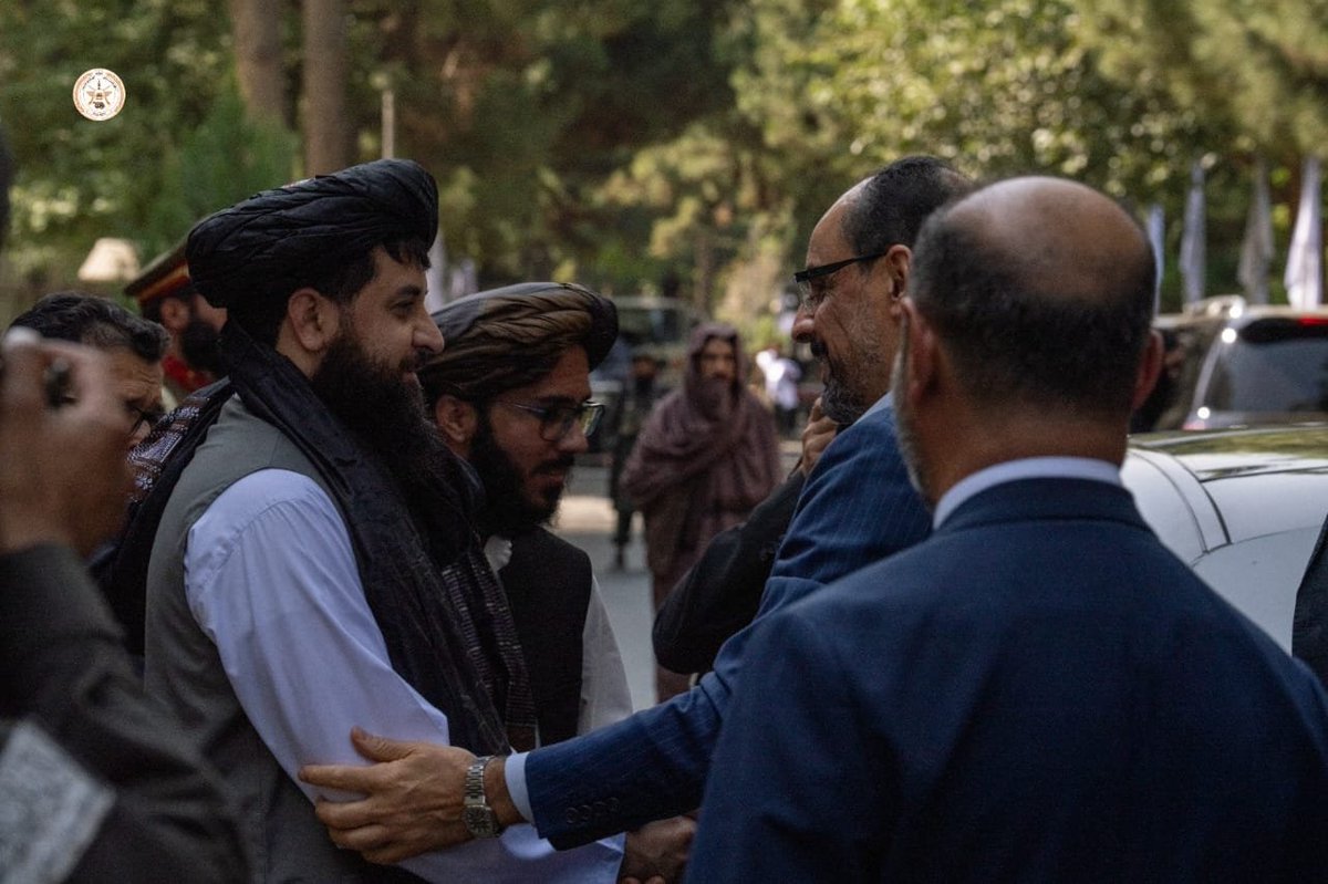 MuhtashemT's tweet photo. دیدار وزیر دفاع ا.ا.ا با رئیس عمومی است��بارات ترکیه

مولوی محمد یعقوب «مjاهد»، وزیر دفاع اmارت اسلامی افغانستان، با ابراهیم «کالین»، رئیس سازمان استخبارات ملی ترکیه، و هیأت همراه وی در دفتر کارش دیدار کرد. https://t.co/AmITKSM7J0
