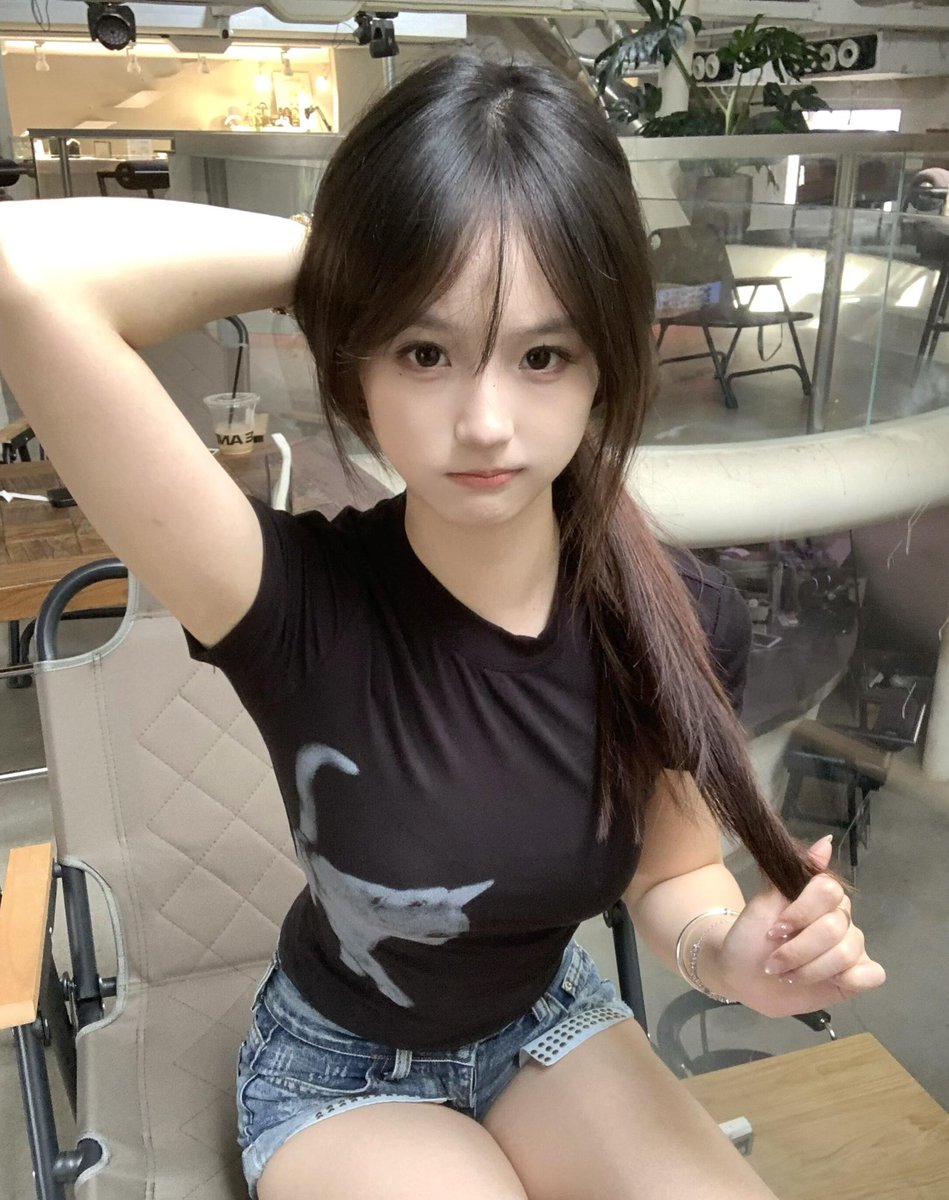 ctchefe's tweet photo. 刚吃完饭 有宝宝想看福吗？

谁来锐评我15的福哦！真的没有🚪！

粉的，看完不许笑！！！ https://t.co/FM1QuxrRrB