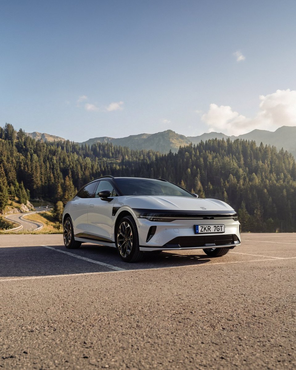 Zeekr_Europe's tweet photo. Now on the road. The Zeekr 7GT.

Zeekr 7GT Energy consumption (combined): 19,8 – 16,6 kWh/100km (WLTP); CO2 emissions (combined): 0 g; CO2 class: A. 
#Zeekr #ZeekrEurope #Zeekr7gt #EV #zeekrperformance https://t.co/c6YkzQNIXS