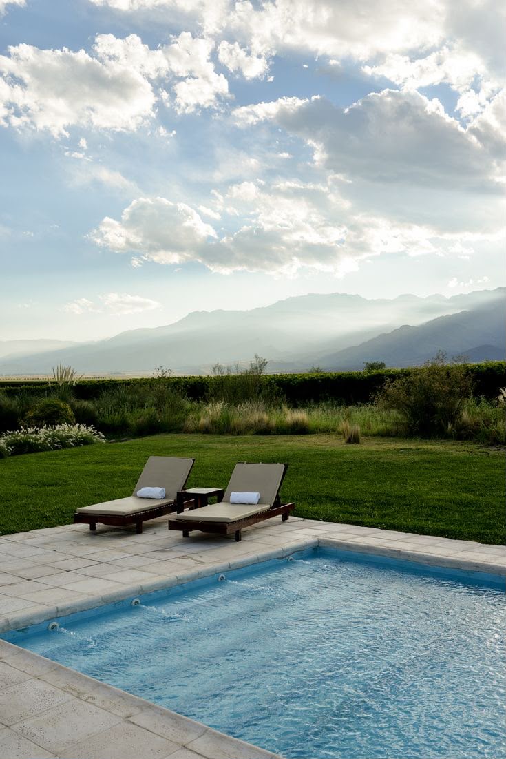 FlightHub's tweet photo. Views for days in Mendoza https://t.co/yYPDmic7O7