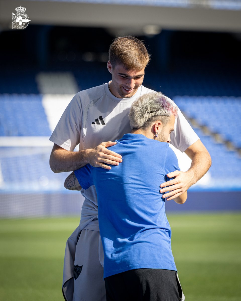 RCDeportivo's tweet photo. 🔵⚪ #ABANCARIAZOR tiene el placer de recibir hoy al @SevillaFC. Bienvenidos, ¡que alegría veros de nuevo por aquí! 🫂 https://t.co/7bloM0mrhB