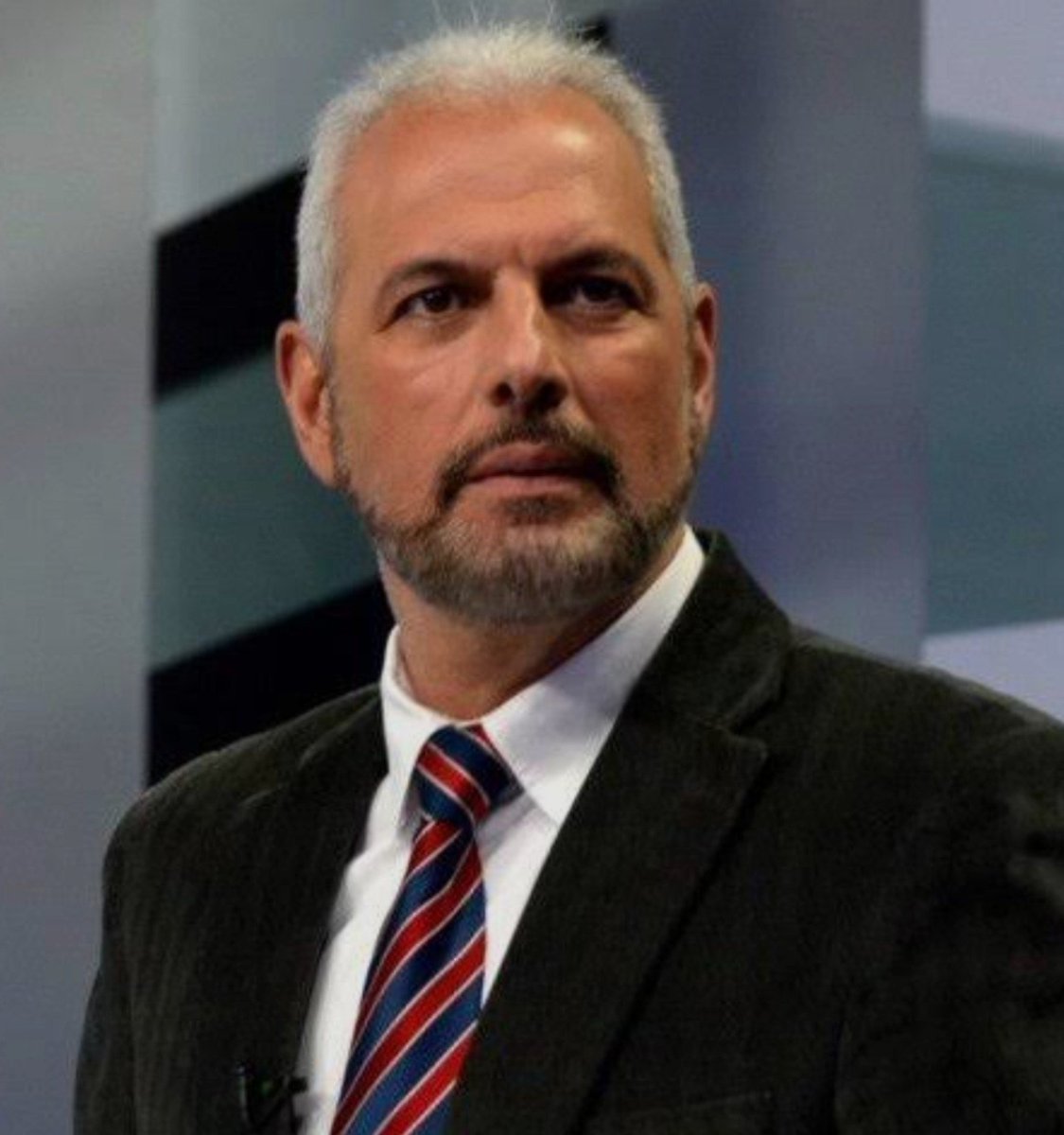 hectordalegre's tweet photo. Empresas del grupo #Zapag cambian de mando por orden de un juez.

Suspenden a los hermanos Juan José Zapag y a María Arlette Zapag y ordenan una intervención judicial

Escaló mucho más el agrio conflicto que enfenta a los hermanos Zapag, en el fondo se habla de manejos "raros" https://t.co/3YZCuW6HpX