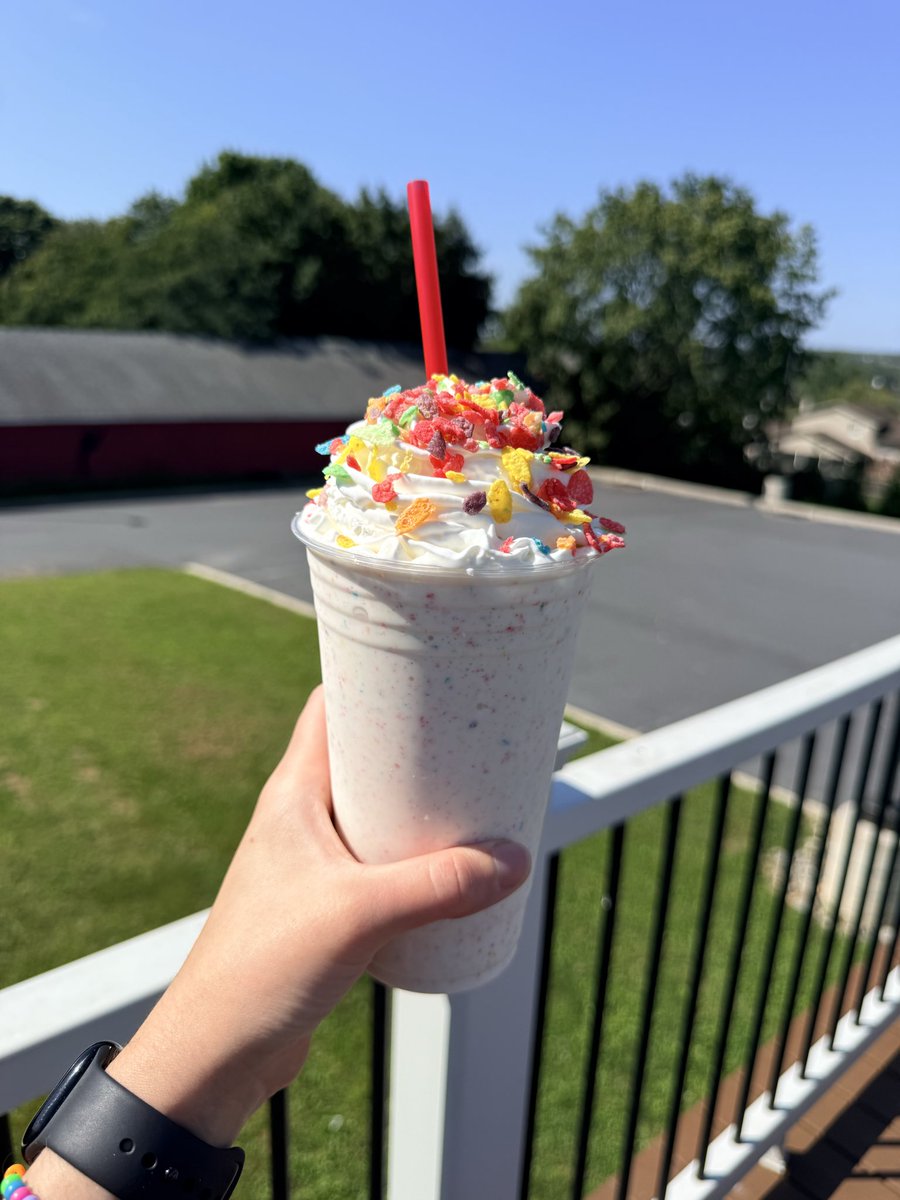 KingKone_'s tweet photo. Sometimes you just wanna feel like a kid….

FRUITY PEBBLES MILKSHAKE now being served 😍 https://t.co/7OeKOZHRp6