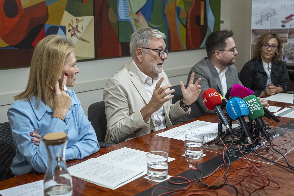 paerialleida's tweet photo. 🏊Vivid Arquitectura guanya el concurs d’idees de l'antiga estació d’autobusos i transformarà el Centre Històric amb nous espais esportius, comercials i per a la ciutadania.
🗣️Larrosa: es guanya “un extraordinari equipament pel centre de la ciutat”
+https://t.co/8s8cKUrQxk https://t.co/8kR77lBH9m