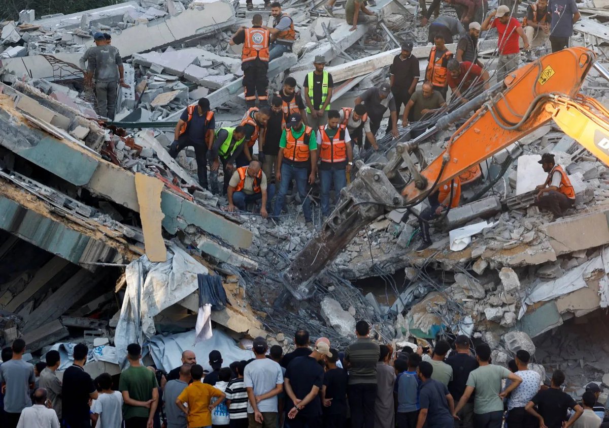 MustafaBarghou1's tweet photo. Due to the lack of reconstruction and rehabilitation, 21 people, including 12 children, two elderly people, and five women, have been recovered from the rubble of Al-Saada Building, which collapsed on displaced people sheltering inside it at dawn today in the Al-Sina’a area west of Gaza City.