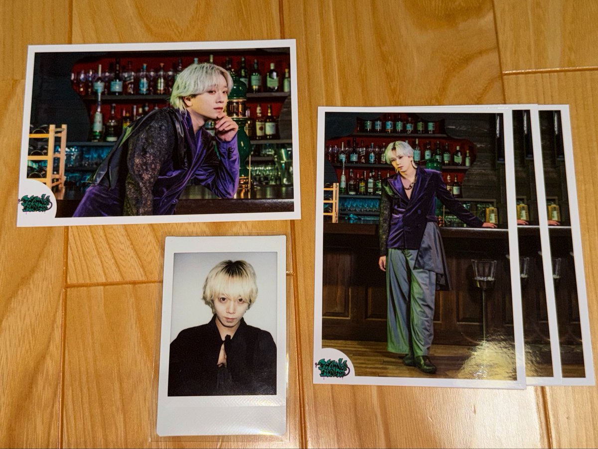 2l0l72's tweet photo. セブセン ブロマイド チェキ ステッカー
ほぼワンマンだけど欲しい方いますか😭まとめで貰ってくれる方安くします😭
ゆうとサイン付きてん裏コメ付きあり https://t.co/HHqkrujhPh
