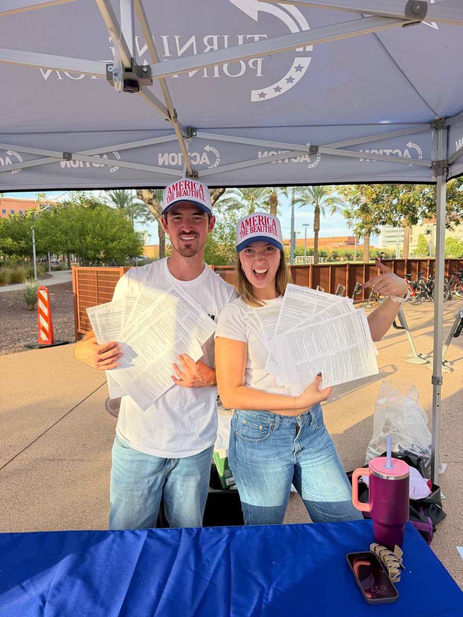 Rileigh_Simon's tweet photo. Yesterday was National Voter Registration Day! 🇺🇸

@MayaENewman and I tabled outside of ASU and had the opportunity to connect with new Arizona voters.

+13 🔴 Republicans registered! @TPAction https://t.co/HOLFjDoKe2