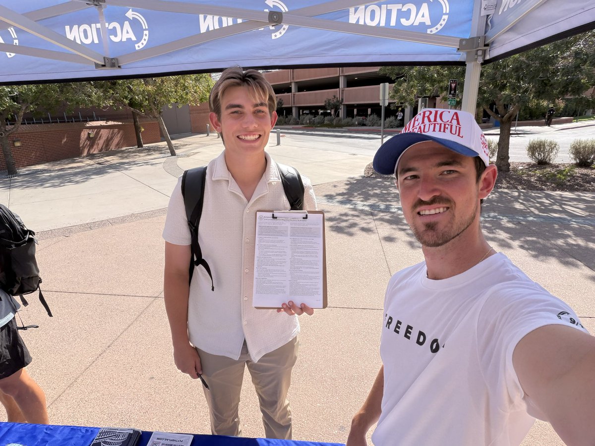 Rileigh_Simon's tweet photo. Yesterday was National Voter Registration Day! 🇺🇸

@MayaENewman and I tabled outside of ASU and had the opportunity to connect with new Arizona voters.

+13 🔴 Republicans registered! @TPAction https://t.co/HOLFjDoKe2