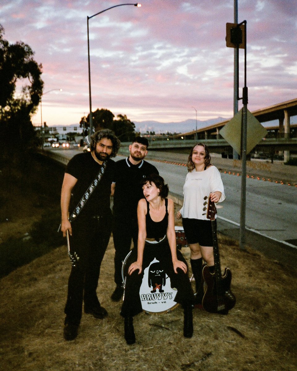 bruvvyband tweet picture
