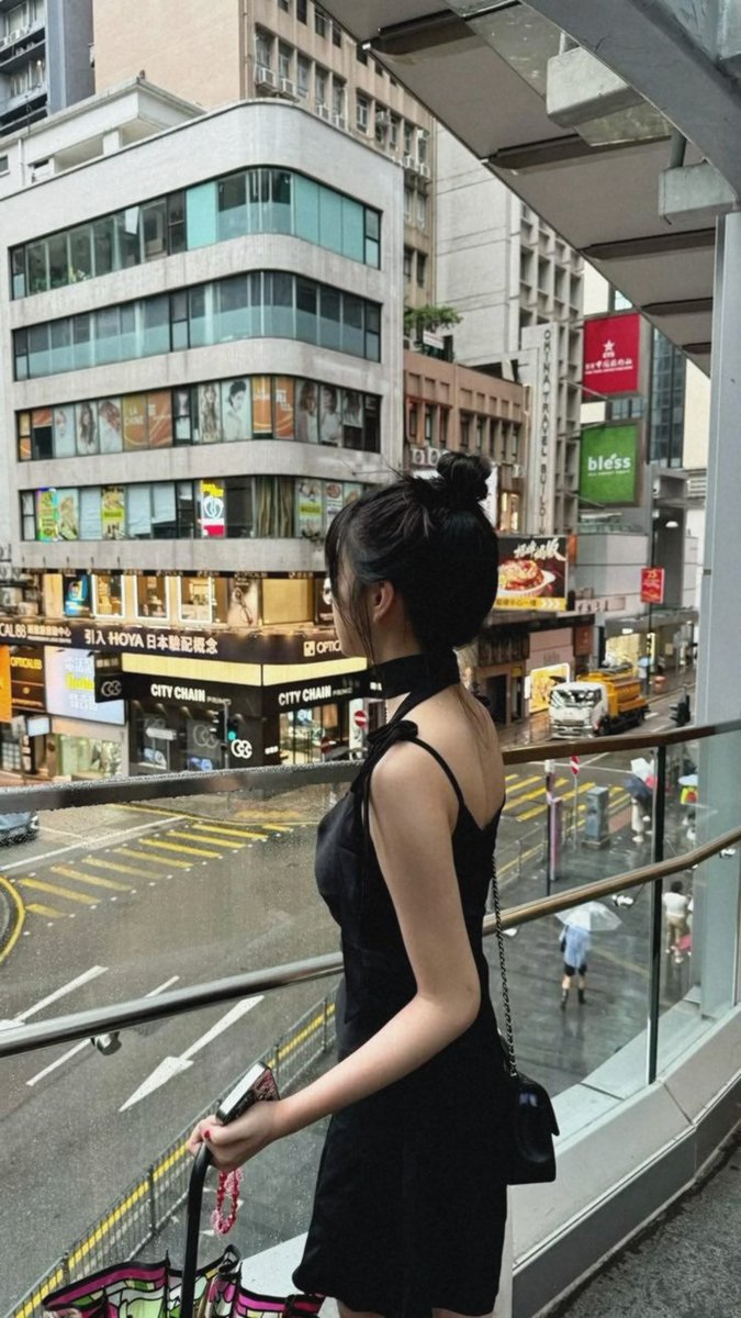 yulrangee's tweet photo. :¨·.·¨:         
 `·. #𝙏𝙃𝙀𝙎𝙃𝙊𝙋𝙎𝙆𝙋𝙇𝘼𝙉𝙀𝙏 !! 🛍

“ 𝐽o 𝑌uri ;
𝑛on vedeva l’ora di concedersi una serata di 𝑠hopping per 𝑐occolarsi un po’ dopo tanto tempo; la 𝑟agazza si perde ben presto tra i 𝑛egozi, affascinata da ciò che 𝑜motesando 𝘩ills ha da offrire. ” https://t.co/MBRpZWV0DU