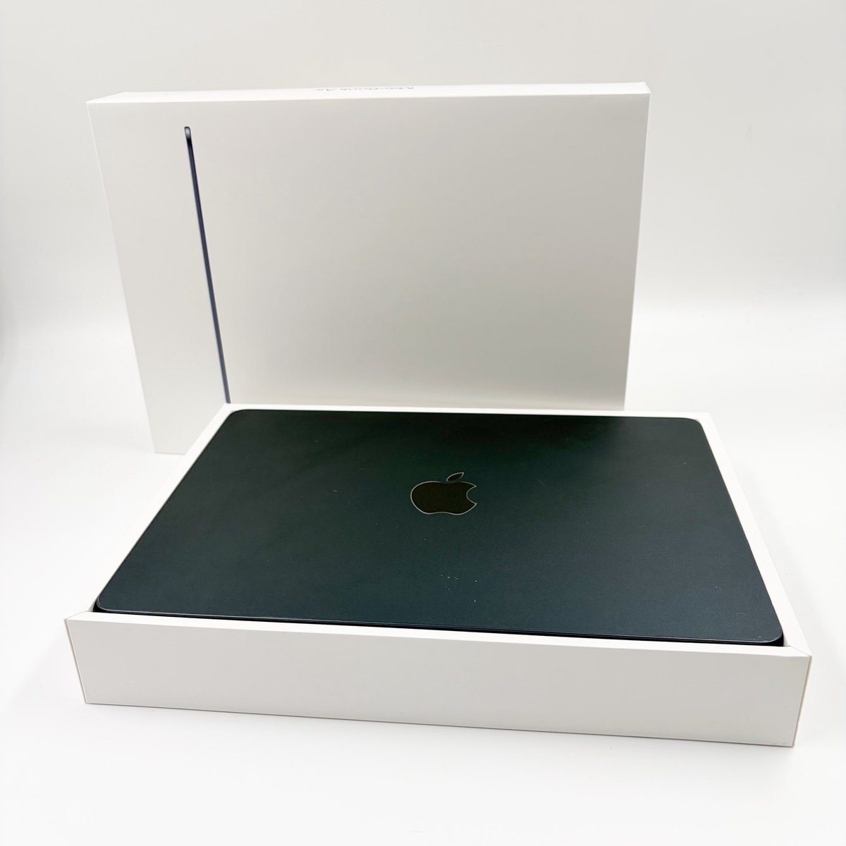 jellybearphone's tweet photo. #ส่งต่อmacbook Macbook Air M2 13" Ram 8gb 512gb สี Midnight สุขภาพแบต 85% รอบชาร์จ 320 ครั้ง ประกันศูนย์ Apple Care+ 20/8/2570 เครื่องศูนย์ไทย เครื่องมีรอยเล็กน้อย อุปกรณ์  กล่อง ชุดชาร์จ 24,900 รับผ่อน 📦 นัดรับ รังสิต กรุงเทพ มีบริการส่ง #macbookมือสอง https://t.co/Fp3GUdvCFP