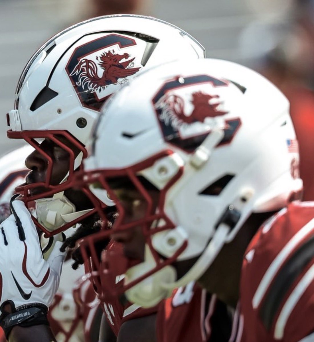JNewsome85's tweet photo. Hey @EASPORTSCollege, can we please get the correct @GamecockFB helmets updated in the game? You got the finish on the new blacks correct but made the facemask garnet. You can also lose the throwback and add the Cocky alternate, that would be awesome! https://t.co/z9fJzRyQH8