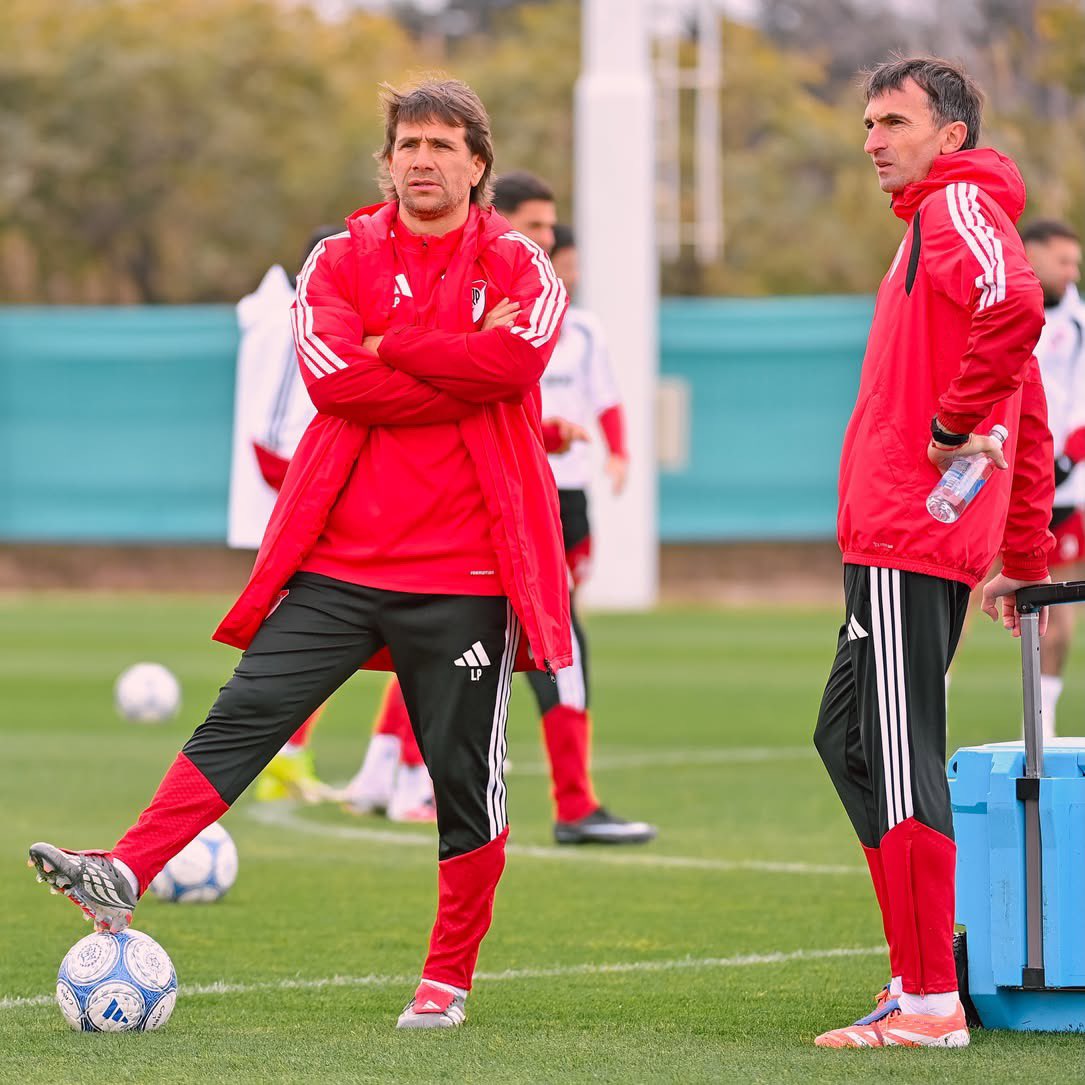 rocaferee's tweet photo. ¿Equipo ganador no se toca? 🤔

Este fue el XI de Leo Ponzio vs. 
- Banfield 
- Independientemente Rivadavia 
- Atlético Tucumán 

Beltrán; Montiel, Martínez Quarta, Otamendi, Acuña; Vera, Andrada, Galván; Almada; Correa, Driussi. https://t.co/ntNOAEuQW7