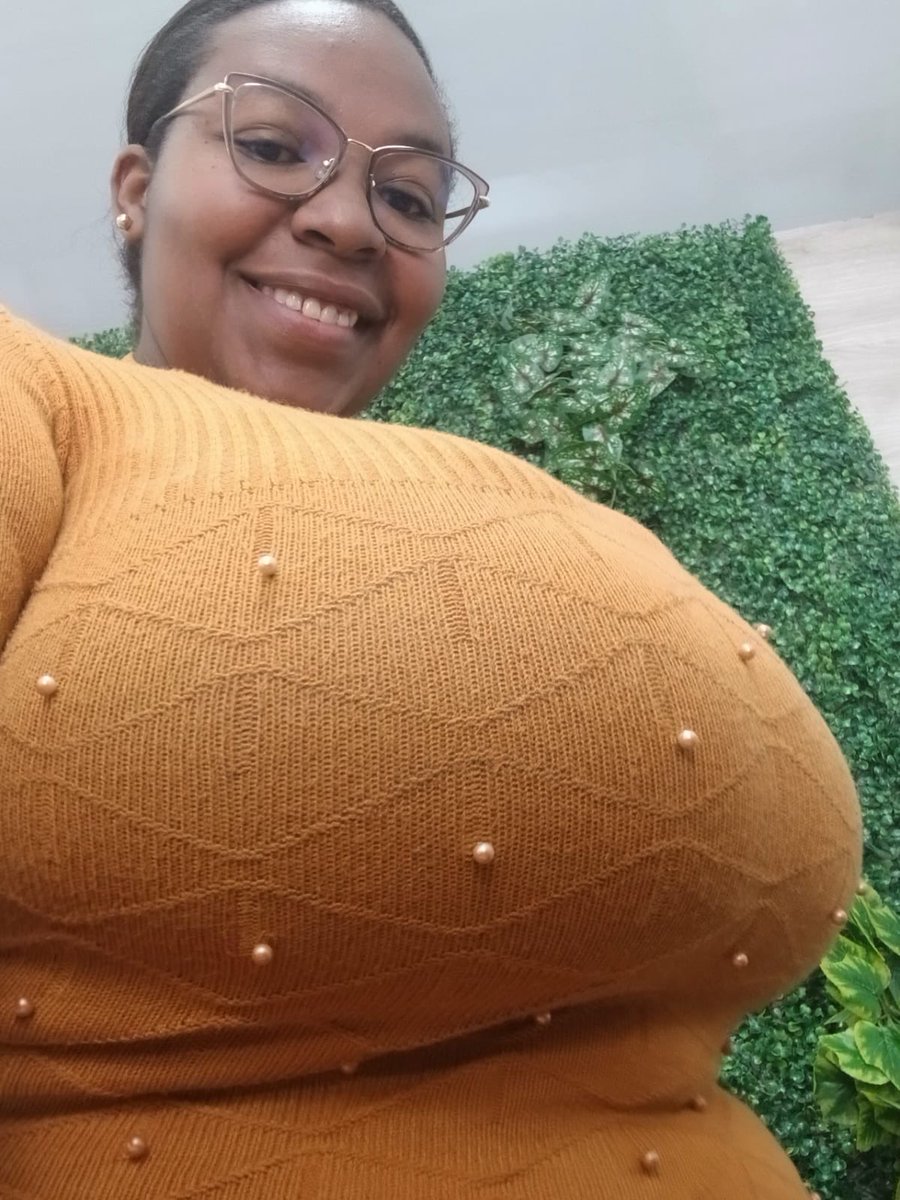 missjadebbw's tweet photo. Hi babe lentes 👓🍈🍈 #bbw #macromastia #curvy #bigboobs #latina #ebony https://t.co/FpTvCvcGeA