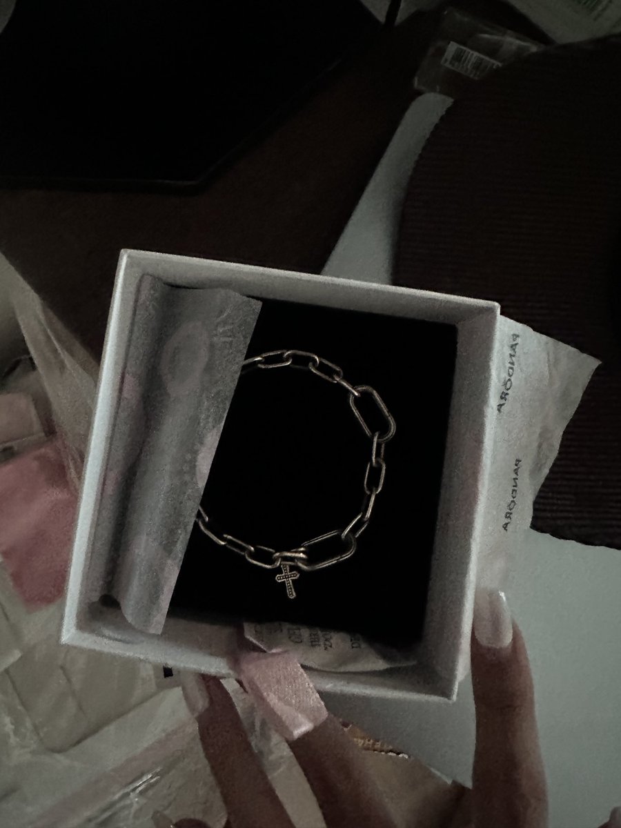 gh8ptt's tweet photo. ส่งต่อ pandora 2,500 พร้อมโอนลดได้ size 16
🦦 ได้ charm ได้กล่อง ได้ทุกอย่างตามรูป 
🦦 ขอดูเพิ่มเติม สอบถามได้ค่ะ 
🦦 กล่องมีเปื้อน ๆ ขอดูได้ค่ะ เอาไปล้างให้ก่อนส่งค่ะ 
 #pandora #pandorathailand #ตลาดนัดpandora #ตลาดนัดแพนโดร่า https://t.co/8uZRNQ2AHH