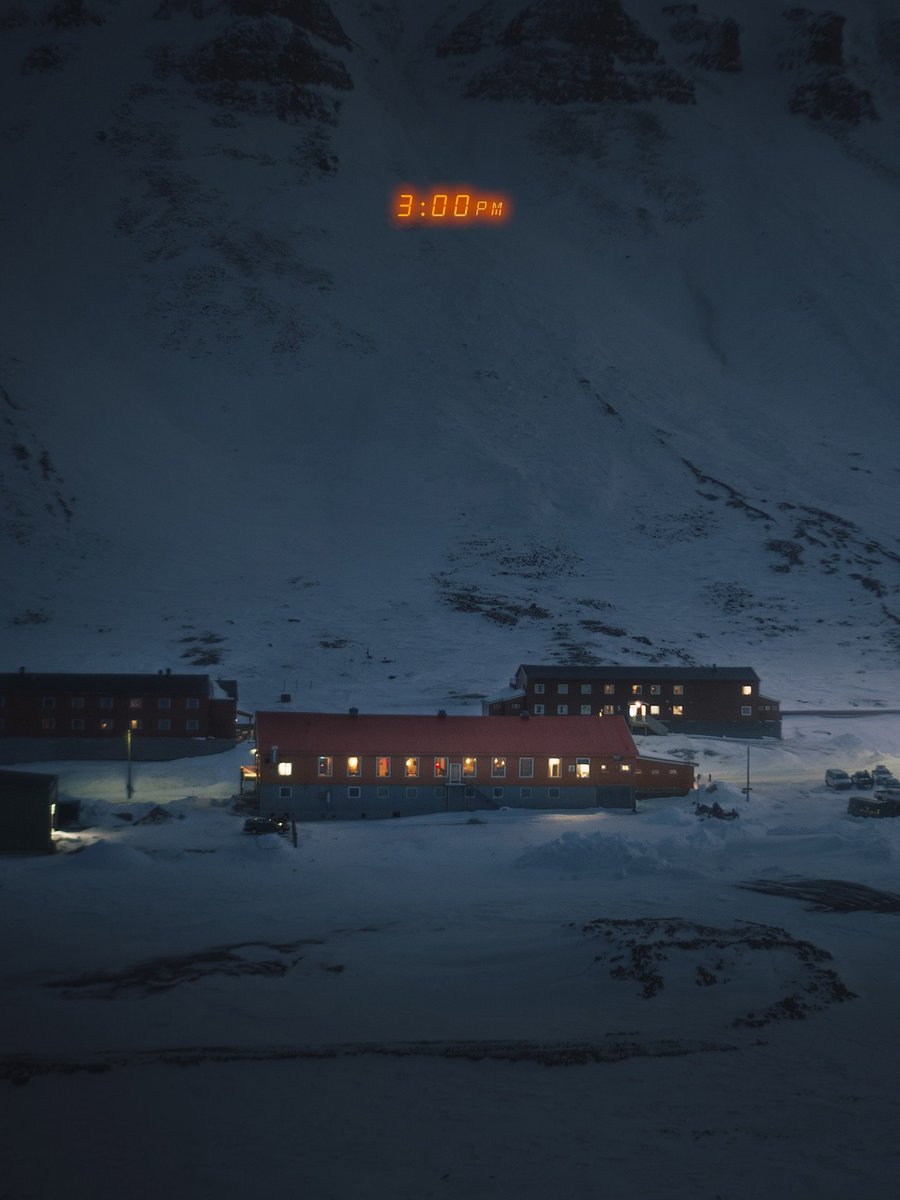 visualsofearth1's tweet photo. 24/7 darkness in the world's most northern town. https://t.co/Z091PTd3M4