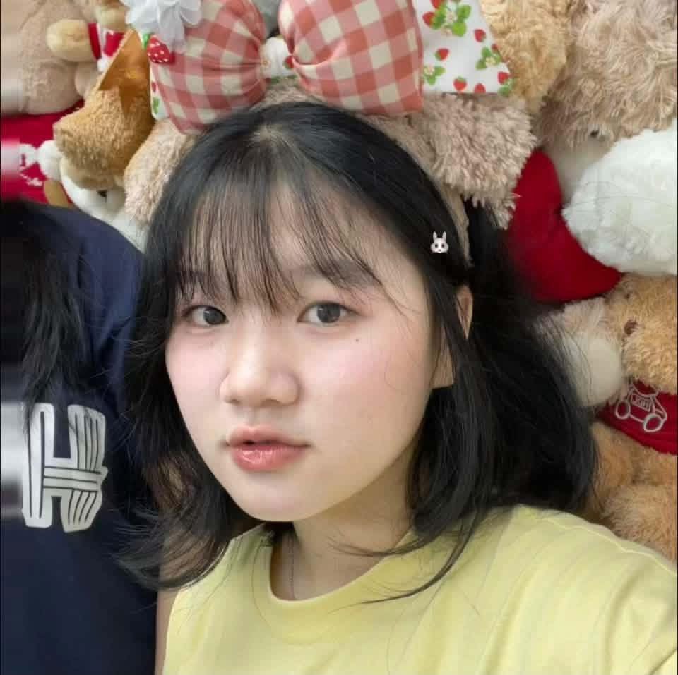 gaithemcac's tweet photo. Minh Ánh, con đĩ có người yêu rồi mà vẫn thèm địt như con chó cái động dục.Có bạn trai rồi mà cái lồn của mày vẫn ngứa ngáy, vẫn thèm cặc lạ, vẫn muốn bị địt tơi bời. Đúng là con đĩ phản bội, con đĩ dâm đãng, thg người yêu ngu ngốc nó thật nhục nhã 😏😏 https://t.co/KDU0pExvLr