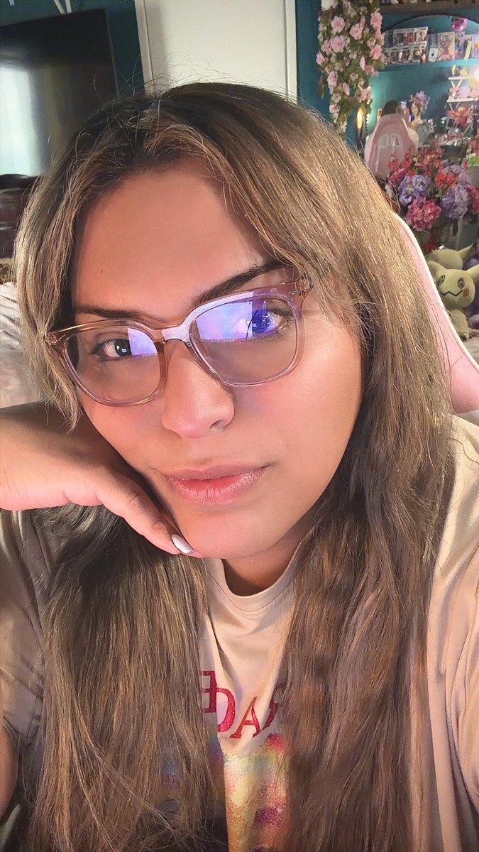 transgfca's tweet photo. It’s easy to want me with the makeup but the real test is are you gonna want me no makeup and glasses 🤓 #trans #transgf https://t.co/DfkUnJTDU7
