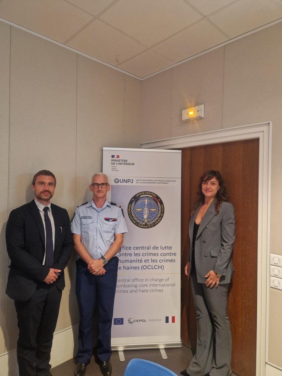 poliziadistato's tweet photo. L'Osservatorio per la sicurezza contro atti discriminatori #Oscad guidato dal #ViceCapoPolizia Grassi a Parigi per un confronto operativo sui crimini d'odio al quale hanno preso parte anche altri rappresentanti delle Forze dell'ordine europee #16settembre 
https://t.co/sFvHkosQ49 https://t.co/Bz26qcCSgi
