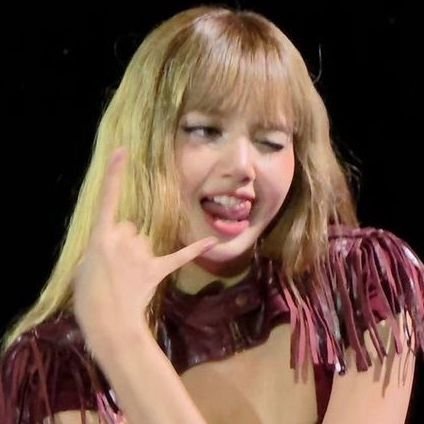 andreazeo7's tweet photo. LALISA LADIVA https://t.co/Fn1b2M2AAP