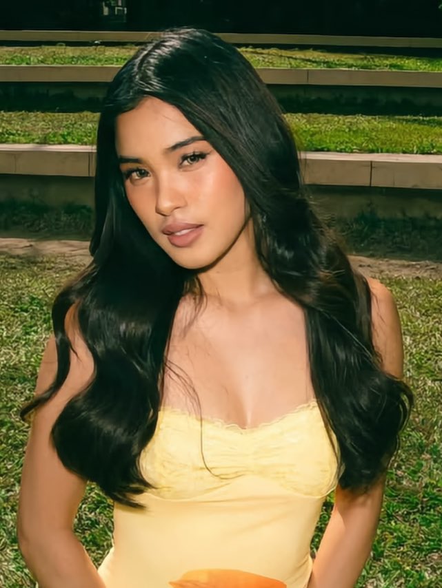 shvnthny's tweet photo. Shuvee should just start a bodycon business https://t.co/5XFjwsrGbV
