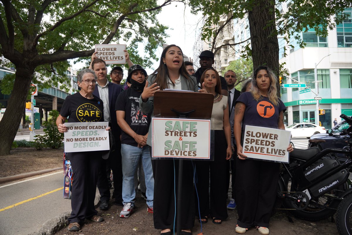 TransAlt's tweet photo. No New Yorker should be sold a “bike” or a high-speed scooter under the false premise that it’s safe or legal to ride.

This morning, @SenGonzalezNY and @DianaforQueens  announced a bill to ban the sale of illegal high-speed devices and quell retailers’ predatory marketing. https://t.co/fv087oGskU