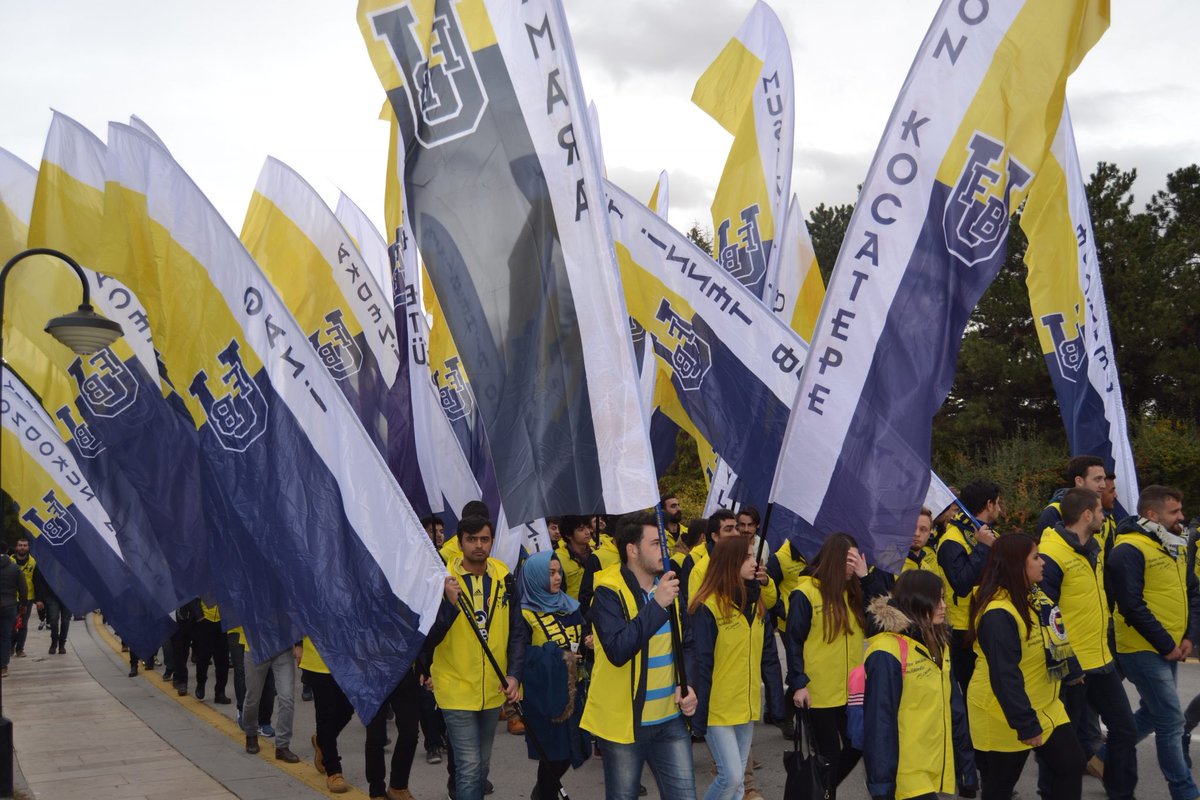 hakanozayasliol's tweet photo. Çeyrek asırdır biriz, yarınlar için birlikteyiz.
‘ Türkiyenin ve Fenerbahçe’nin Aydınlık Geleceği.’ https://t.co/Fhcy42ntmx