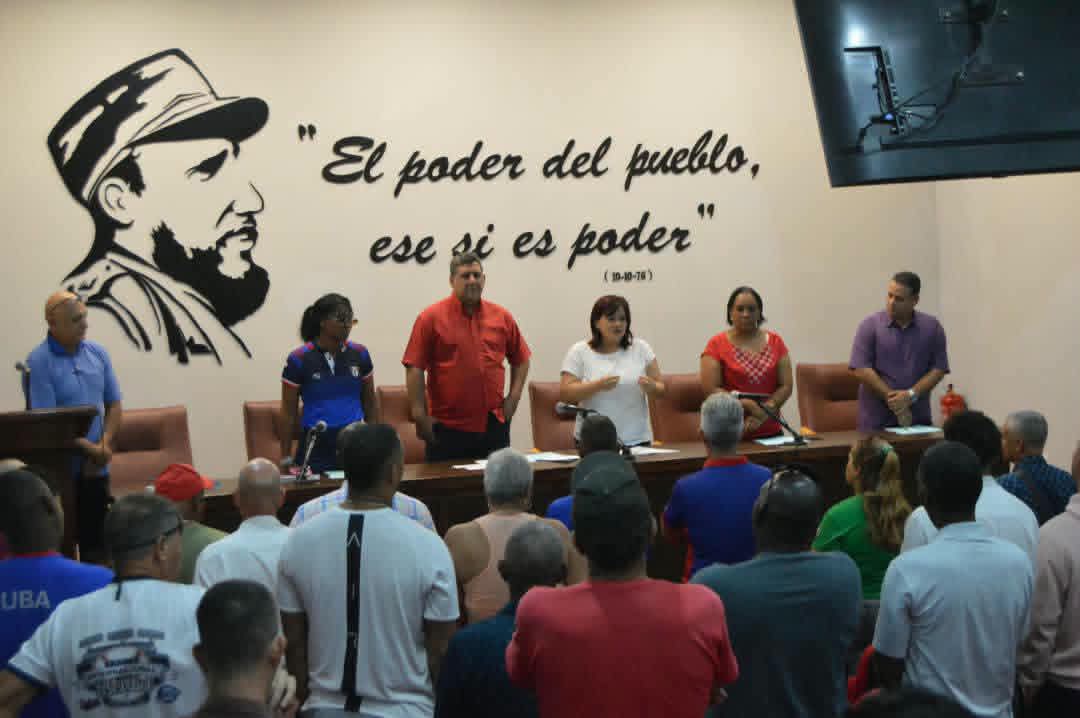 RachelAlva2330's tweet photo. Con la presencia de las principales autoridades de la Provincia de Pinar del Río se da a conocer el róster del Equipo Vegueros de Pinar del Río para la 65 Serie Nacional de Béisbol.
#PinardelRio https://t.co/u8t2mCdzVP