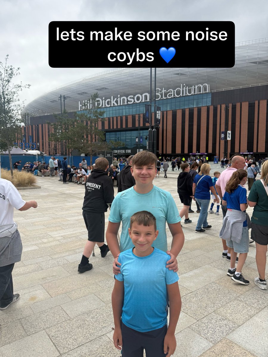 leerivers84's tweet photo. #Efcmatchday
#everton https://t.co/hUI5ji14fE