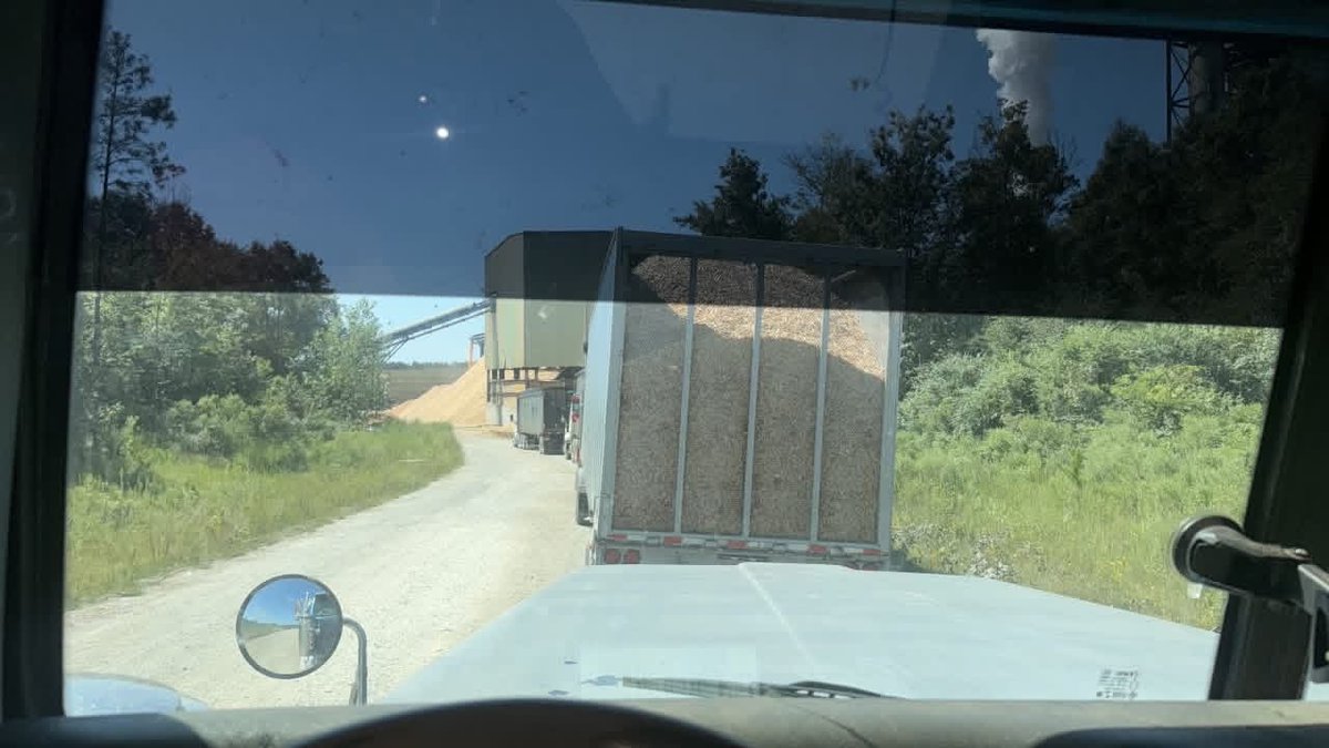 JGroepler's tweet photo. Become a truck driver they said, it will be fun they said…. I’ll definitely say it will teach you patience… as I sit here starting my second hour in line…. You’ll have that on them big jobs though… https://t.co/ryakwF0NEA