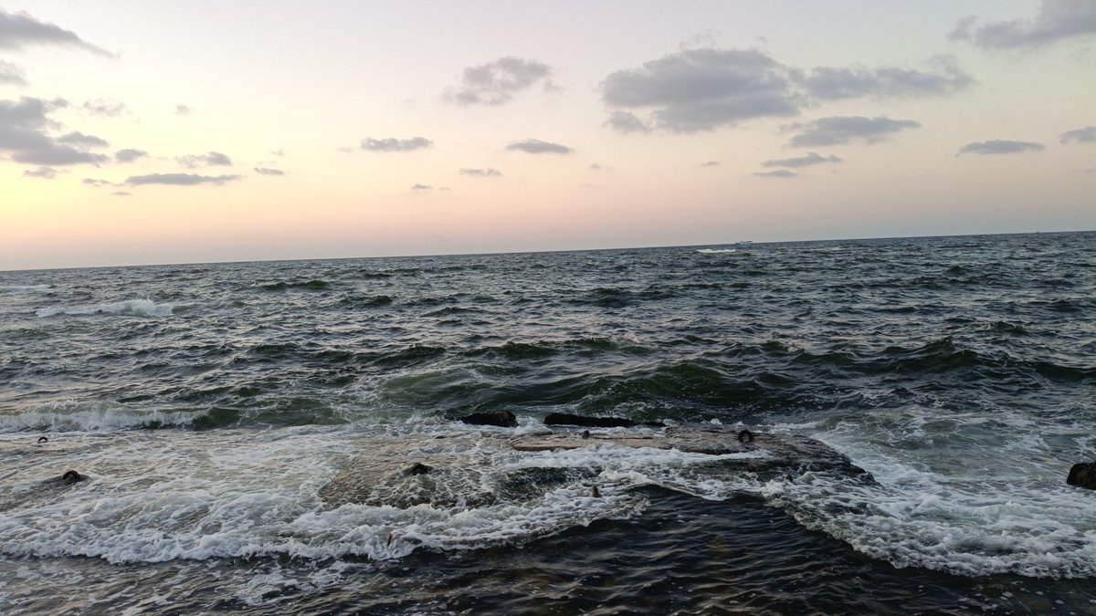 Khaled66446262's tweet photo. اسكندريه 🌊 https://t.co/nsCFqoShjF
