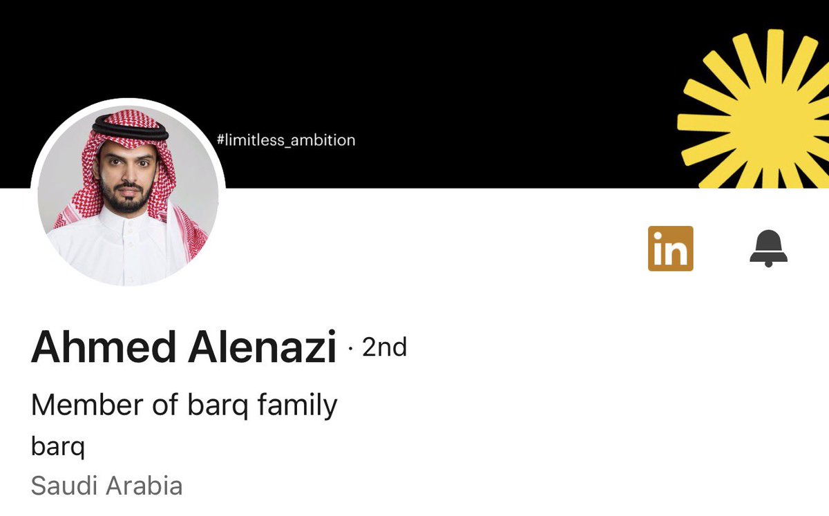 thinkin_ca's tweet photo. أكثر شي شدني في ملف أحمد العنزي هو من وين بدأ قبل برق @barq 

في ٢٠٠٥ كان الخريج يقيس نفسه بالمسمى و جهة العمل الحكومية.
 أحمد اختار مسار عكس السائد وقتها، دخل قطاع خاص عن طريق تدريب لا عن طريق منصب

دخل البنك الأهلي التجاري عن طريق برنامج خريجين ستة اشهر تدريب مهارات تواصل و بناء فرق ولا شيء فيه يوحي بالي صار بعدها بعشرين سنة

يجيني كل أسبوع حديثي تخرج يقولون لقيت برنامج خريجين بس راتبه قليل أو يقول هذا مو مستواي انا خريج جامعة
ياخي برامج الخريجين هي أقصر طريق لمكان يصعب تدخله بعدين
ليش؟

أولا تدخل مؤسسة كبيرة من باب مفتوح بدل ما تزاحم على باب مقفل و تشوف اكثر من قسم قبل ما تقرر تخصصك وثانيا تبني شبكة علاقات من أول سنة و هذي تنفعك بعد عشر سنين وشيء اخير اسم الجهة يفتح لك ابواب في سيرتك طول عمرك

اذا تتبعت مساره أحمد تشوف الترتيب واضح
بدا متدرب ثم خدمة عملاء ثم تحليل بيانات ثم تمويل و ائتمان ثم قطاع كامل ثم شركة من الصفر

كل مرحلة كانت تجهزه للي بعدها

فلا تستصغر البداية