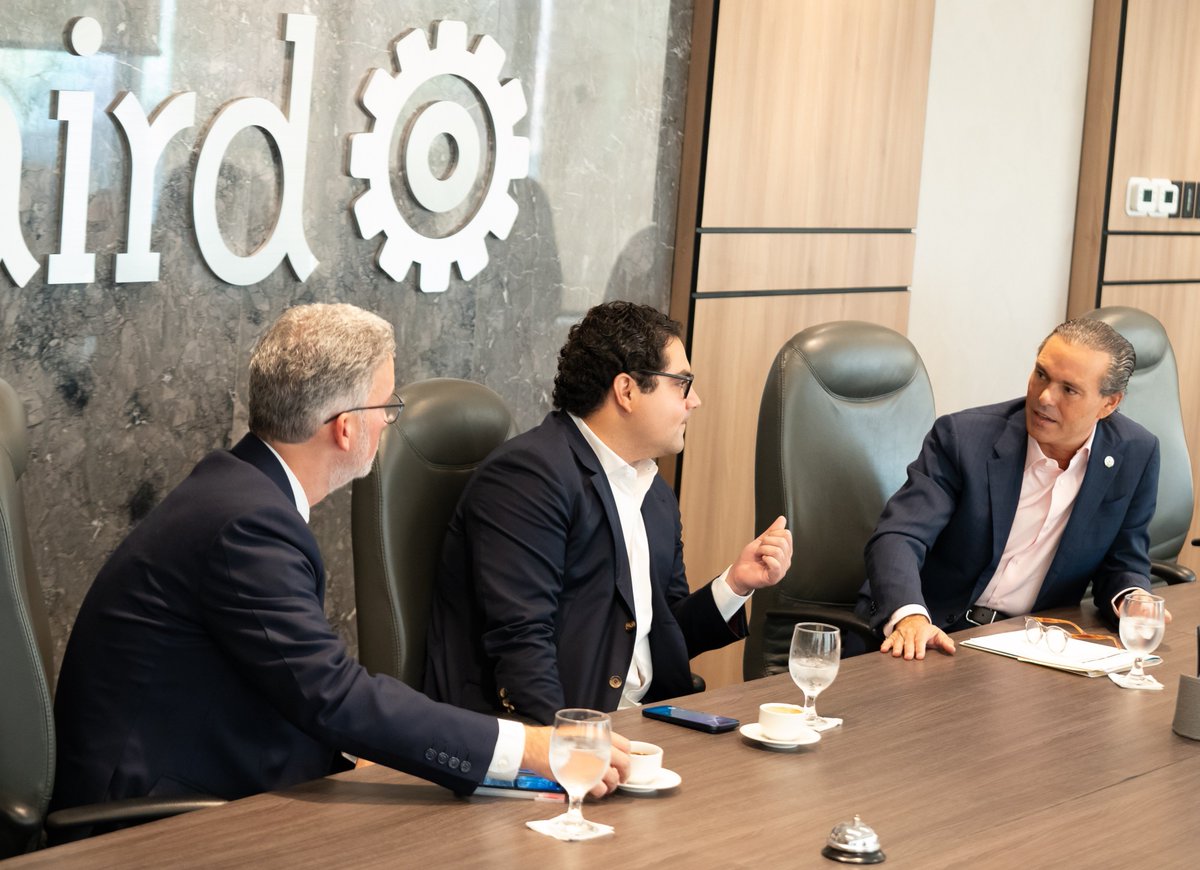 airdmedia's tweet photo. Hoy sostuvimos un encuentro con Hostos Rizik Lugo (@HostosR), director ejecutivo del Fideicomiso RD Vial (@RD_VIAL), y miembros de nuestro gremio, como parte de los espacios de intercambio que promovemos con actores clave para abordar temas vinculados a la movilidad, la infraestructura vial y el transporte.

Durante la reunión se intercambiaron perspectivas sobre los principales desafíos y oportunidades en esta materia, así como aspectos de interés para el sector industrial.

Desde la AIRD continuamos promoviendo espacios de diálogo que contribuyan a identificar oportunidades de mejora y a fortalecer las condiciones para el desarrollo productivo del país.