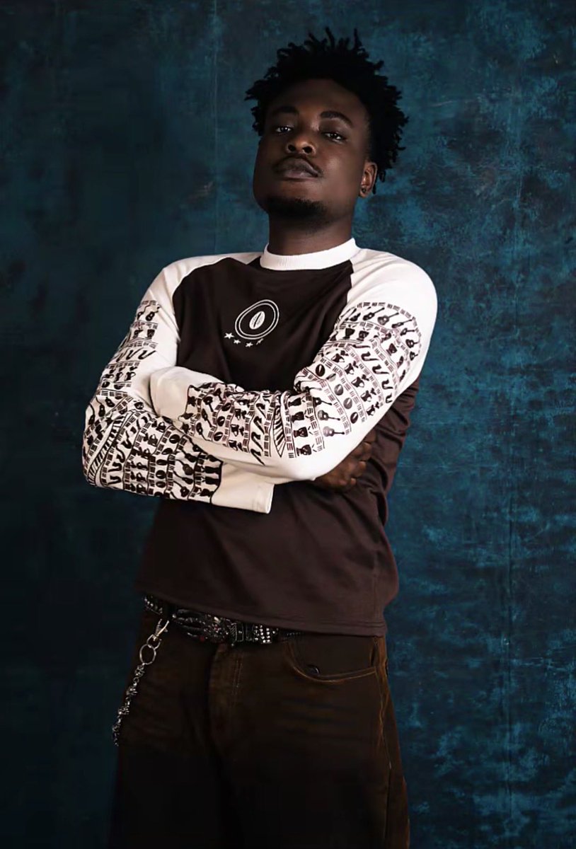 TheUrbanYorubas's tweet photo. Introducing BAD MAN DEDE
With his new song titled Poor man
Evergreen Shirt from the brand 🏅 https://t.co/ItI3AnaGU6
