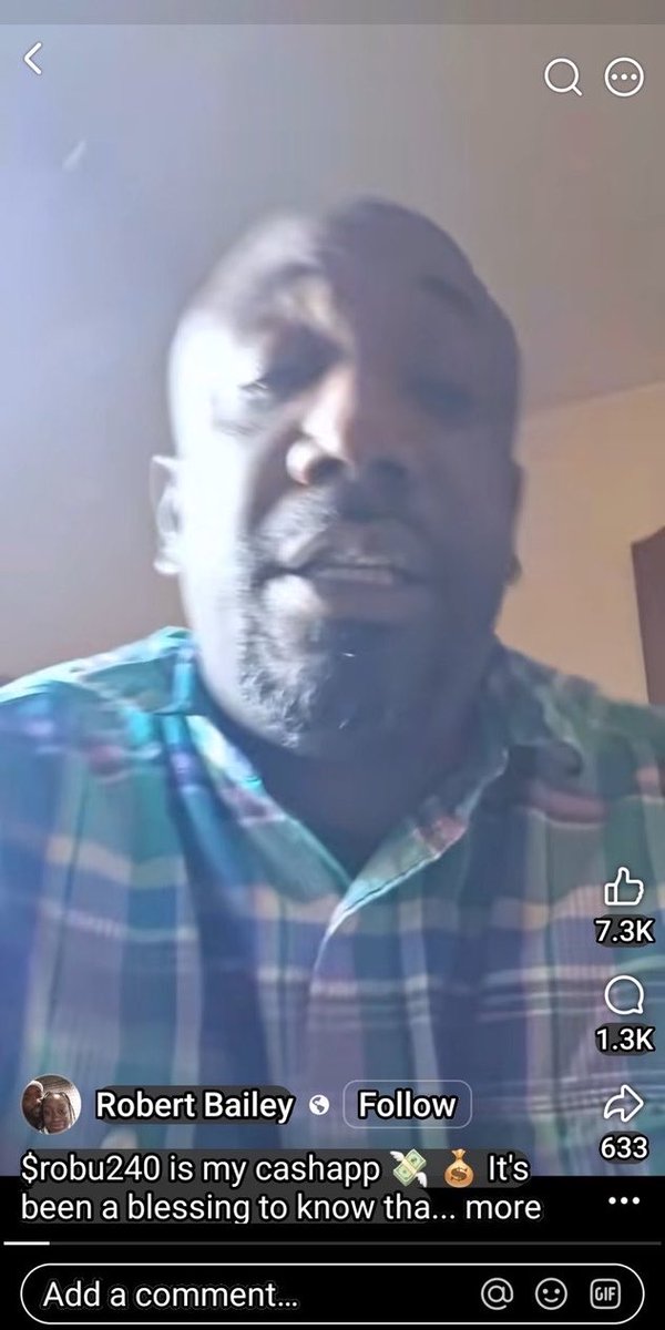 SarahisCensored's tweet photo. The guy on the left is claiming to be the hold-out juror.  That is NOT Michael. He’s asking for money to be sent to his Cash App . Don't send him a dime.

Michael is on the right. https://t.co/wGmMYMutF9
