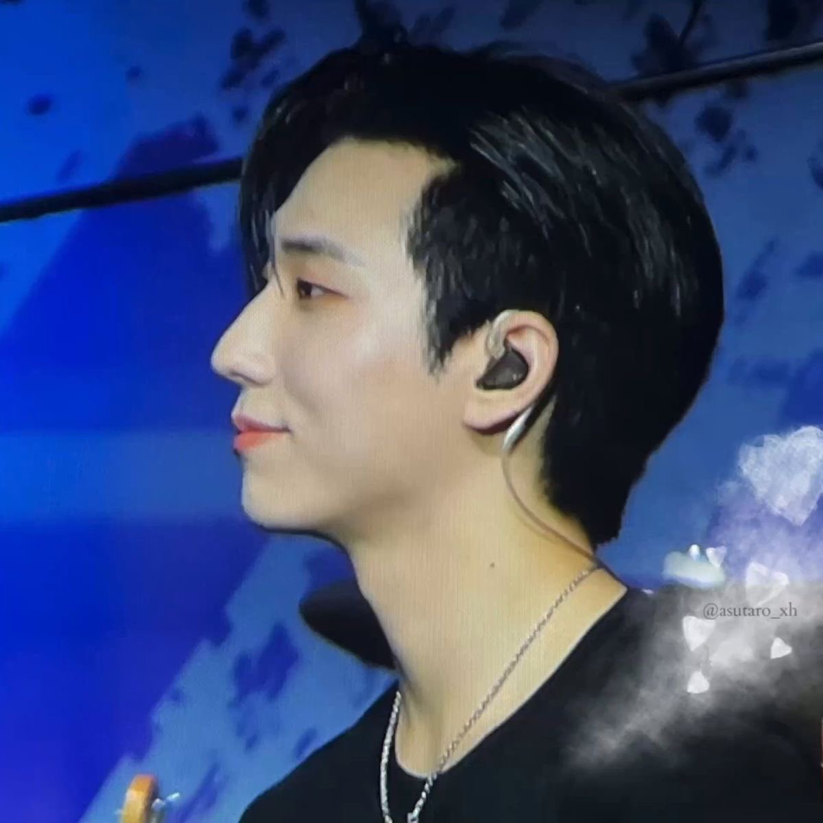 applexdiz's tweet photo. XH nose and side profile appreciation https://t.co/wKYfLJhpz7