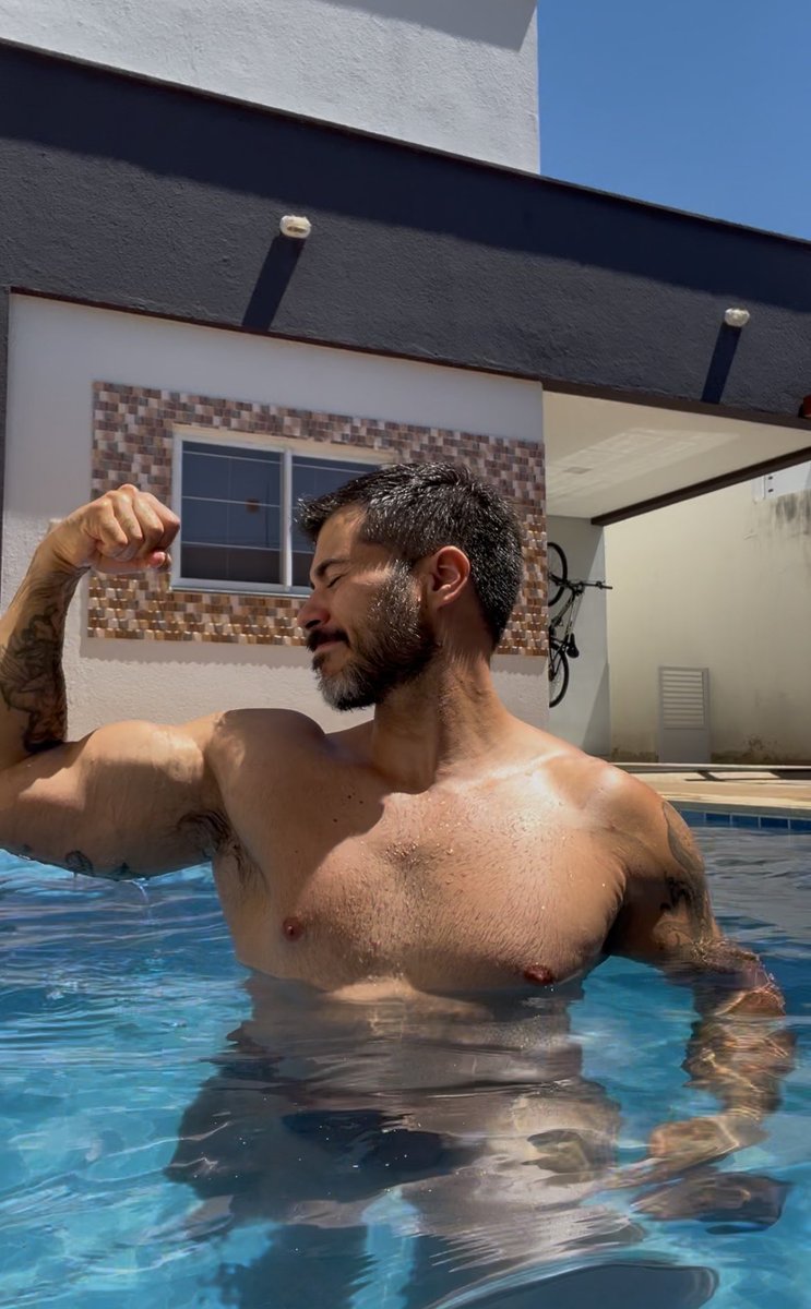 EverLeo28's tweet photo. Pós treino: 5 minutinhos no sol ☀️ https://t.co/7iOEWYs2Ng