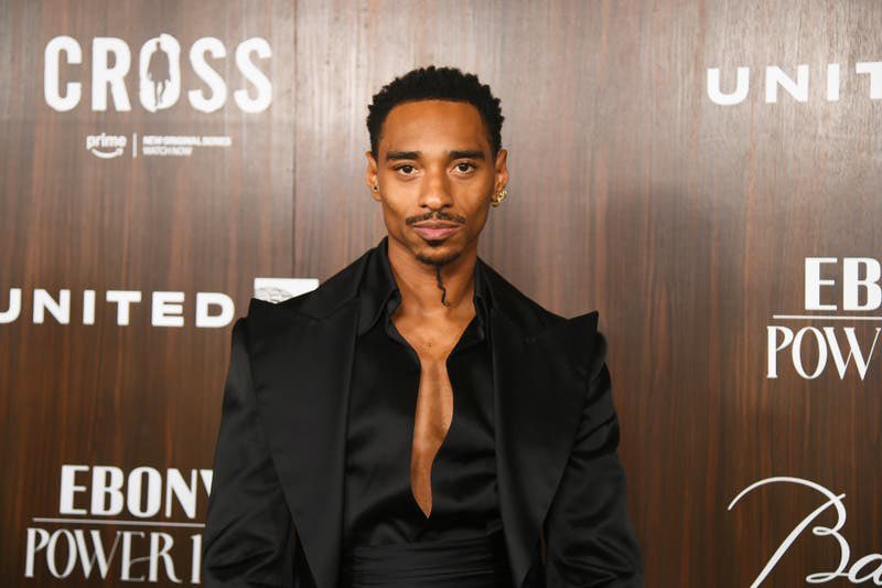 Amsupremetingz's tweet photo. Happy 39th birthday to Grammy award winner Durand Bernarr 🥳 https://t.co/yIpEg46tnX