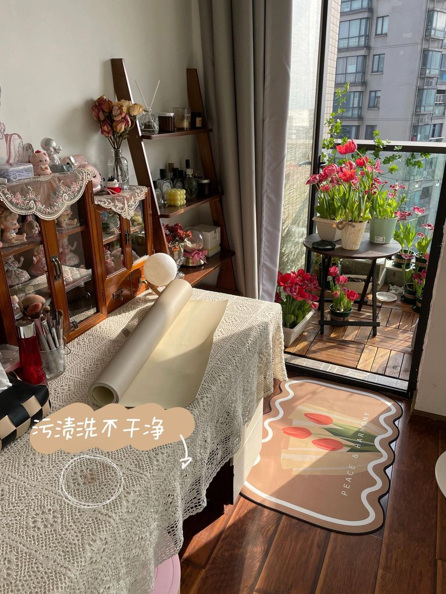 bloso232334's tweet photo. Tackled my closet clutter this weekend—dug out old books u0026 clothes I haven’t touched in years, donated them, and made way for things I actually love. Small win for my space u0026 the planet! https://t.co/pQngXhKroC
