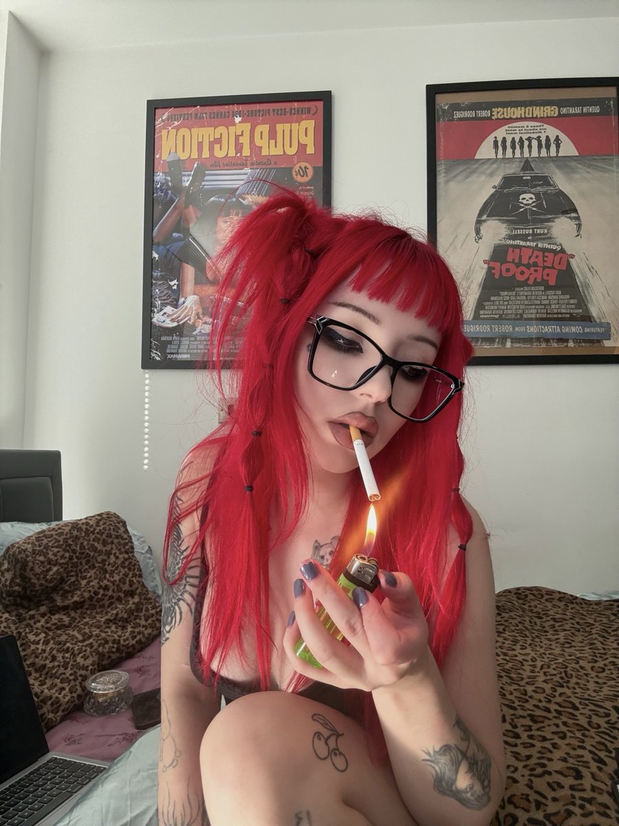 antijuls's tweet photo. when i get home from work: https://t.co/ohtSvyGbla