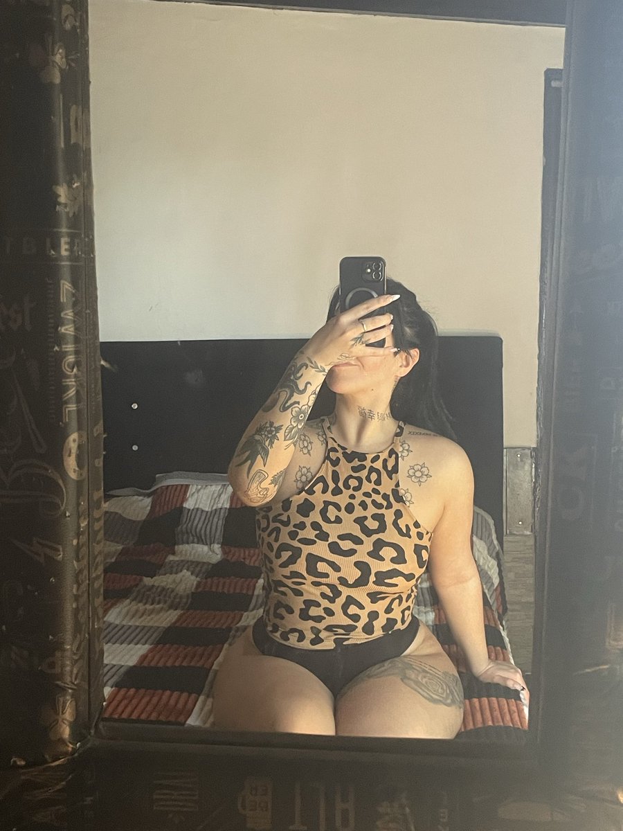 Natashaptyu's tweet photo. I really feel like experimenting with a lot of fetishes. What do you think? https://t.co/TLPgHbMWiT