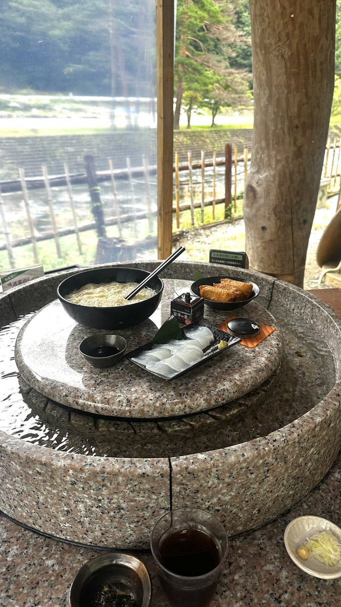tanit3328's tweet photo. 昇仙峡ってとこ行ってきた！ガチな流しそうめん初めてで激アツday👊 https://t.co/Z3i3iigaLl
