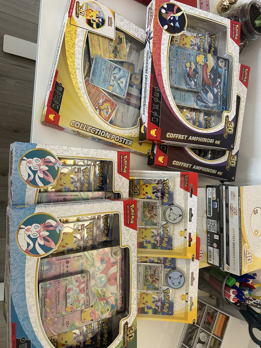 romain29_'s tweet photo. @ArfPoke Hello ! Je vend 2 items de chaque de le collection 30 ans ! Si vous êtes intéressé venez dm je peux envoyer des photos et/ou vidéos de preuves ! Prix attractif 👌🏻 https://t.co/Wxdt6aprwo